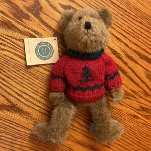 Vintage JB Bean Boyds Bear wearing Red Sweater w/ Green Christmas Tree